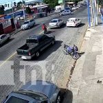 Vehículo con «billullos» irrespeta Alto y se da volantín en Managua (VIDEO) Foto: Volantín de vehículo Ultraval en Managua / TN8