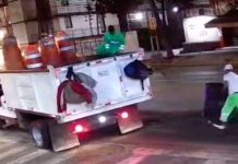 «Con total descaro» trabajadores de limpieza roban tapa de una alcantarilla Trabajadores de limpieza roban tapa de una alcantarilla