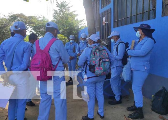 Foto: Brigadistas del MINSA en el barrio Milagro de Dios, Managua / TN8