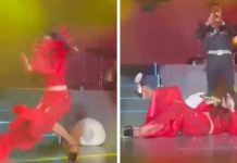 Ana Bárbara se da tremenda caída en pleno concierto (VIDEO) Ana Bárbara se da tremenda caída en pleno concierto (VIDEO)