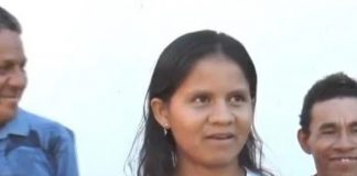 Mujer es viral por vivir con el marido y el amante en la misma casa