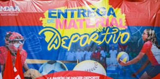 Movimiento Alexis Argüello entrega uniformes deportivos a coordinadores municipales y departamentales