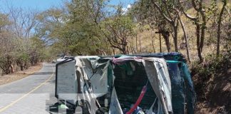 Desperfectos mecánicos provocó vuelco de camioncito en Comalapa, Chontales