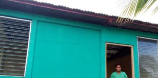 Familias de Somoto, Chontales y Bluefields reciben nuevas viviendas