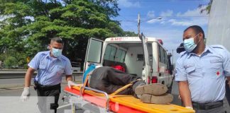 Peatón vivo de “milagro” tras arrojársele a un camión en Managua