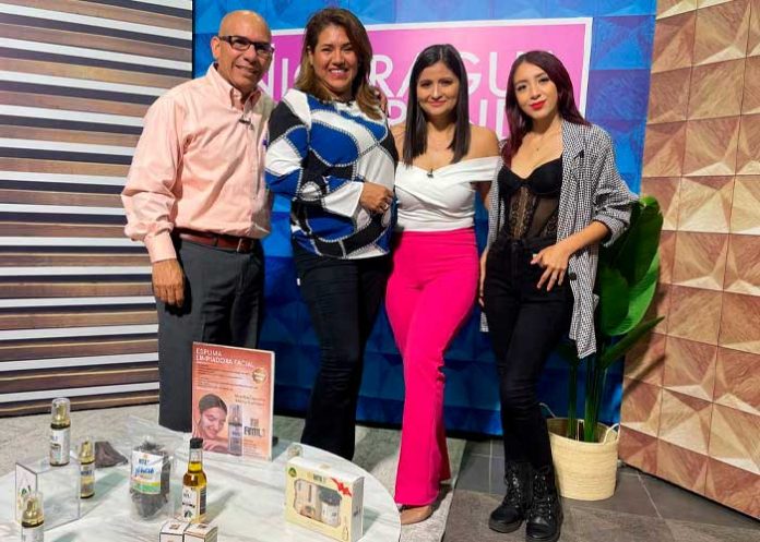 Ly Corea Makeup y AMILI, visitaron este jueves la casa del emprendimiento