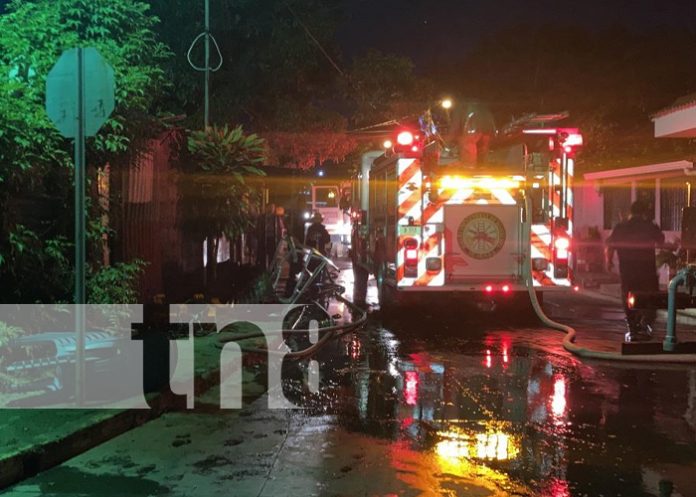 Managua: Incendio consume totalmente una vivienda en horas de la madrugada