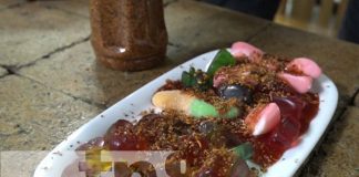 Niñas crean su propio emprendimiento inspirado por los negocios de sus padres