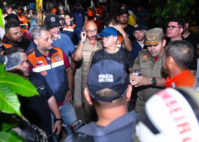 1 Lluvias intensas provocaron deslizamiento de tierra en Brasil