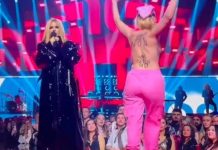 Avril Lavigne es interrumpida por una mujer desnuda al presentar los premios JUNO