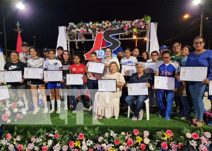 1 Mujeres deportista de León reciben reconocimiento