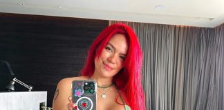 ¡Como toda una bichota! Karol G y sus espectaculares curvas en micro bikini