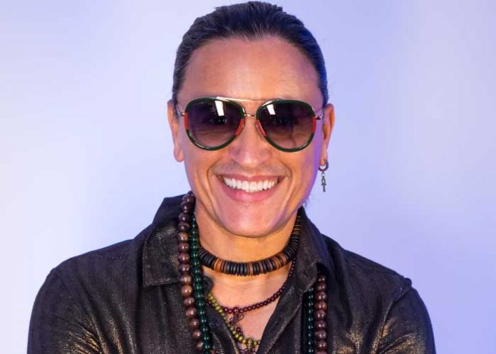 De Crespo a rubio: Elvis estrena nuevo look en su Instagram