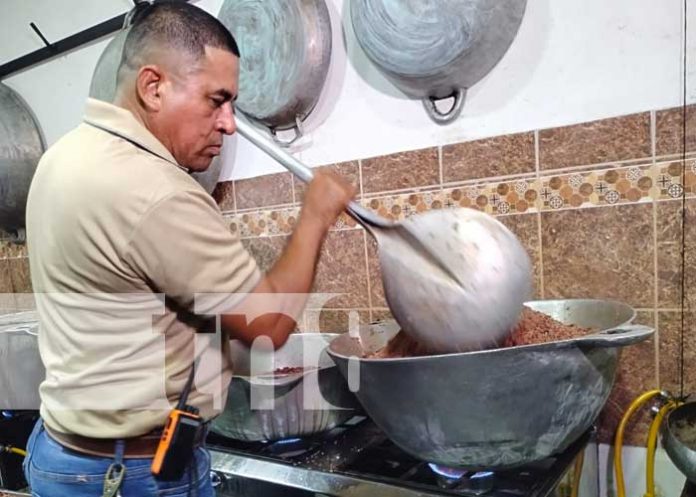 1 La razón de la gran fila por esta carne asada en Managua