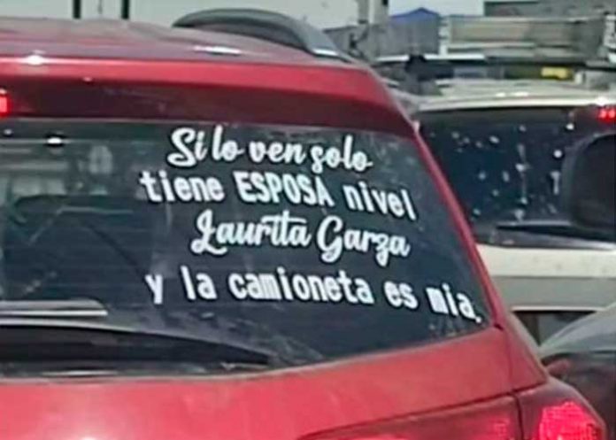 Esposa deja una advertencia en el carro de su marido