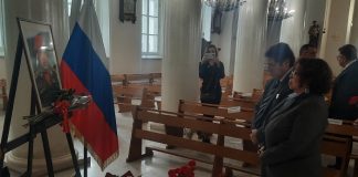 Representantes de Nicaragua en Moscú participan en misa en honor al Cmdte. Hugo Chávez