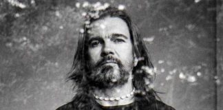 Juanes estrena su nuevo sencillo "Gris"