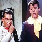 Curioso: No estaba en el guión y Chabelo le devolvió su «trancazo» a Cantinflas La escena no estaba en el libreto, de forma que la actuación fue totalmente improvisada, así como las reacciones de Cantinflas y Chabelo.