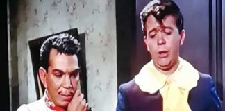 La escena no estaba en el libreto, de forma que la actuación fue totalmente improvisada, así como las reacciones de Cantinflas y Chabelo.