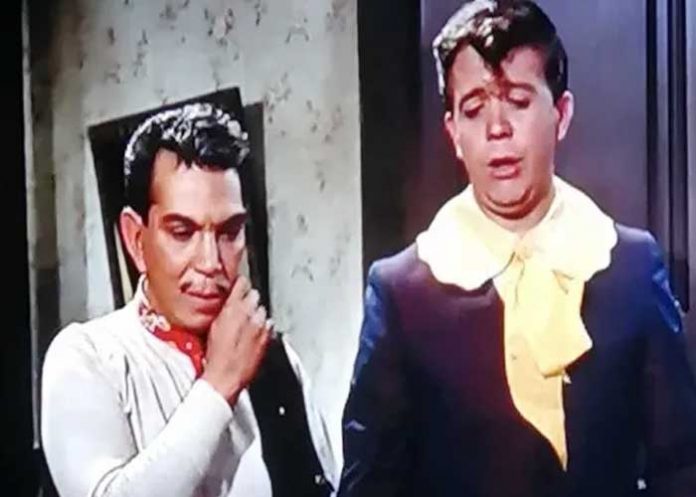 1 La escena no estaba en el libreto, de forma que la actuación fue totalmente improvisada, así como las reacciones de Cantinflas y Chabelo.