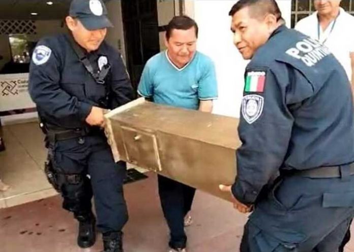 No quería ir al infierno: Ladrón se roba la limosnas de la iglesia y las regresa