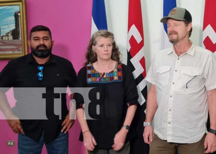 1 Llega misionero que participará en una a cruzada evangelística en León