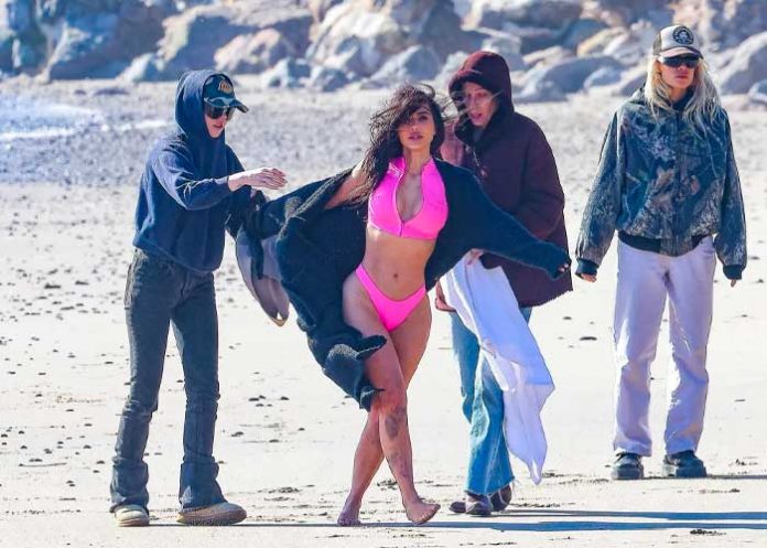 Kim Kardashian con curvas de impacto