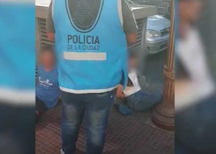 1 De víctima a carnada: mujer advirtió que la querían estafar, denunció y colaboró en su captura