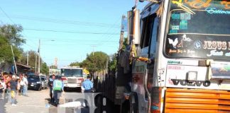 Conductora de moto fallece al ser arrollada por camión en Managua