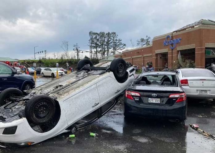 1 Foto: Brutal tornado azotó la capital de Arkansas y sus alrededores / Cortesía
