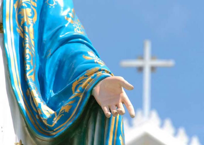 11 Aparición de la Virgen tiene consternados a creyentes en Italia