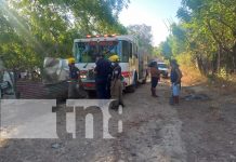 Rescatan con vida a mujer que se precipitó a sumidero en Mateare Rescatan con vida a mujer que se precipitó a sumidero en Mateare