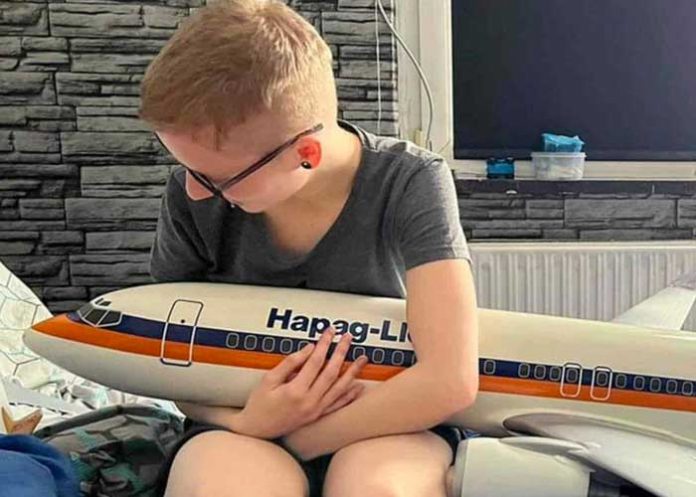 “¡Qué locura!” Mujer planea casarse con el amor de su vida: un avión