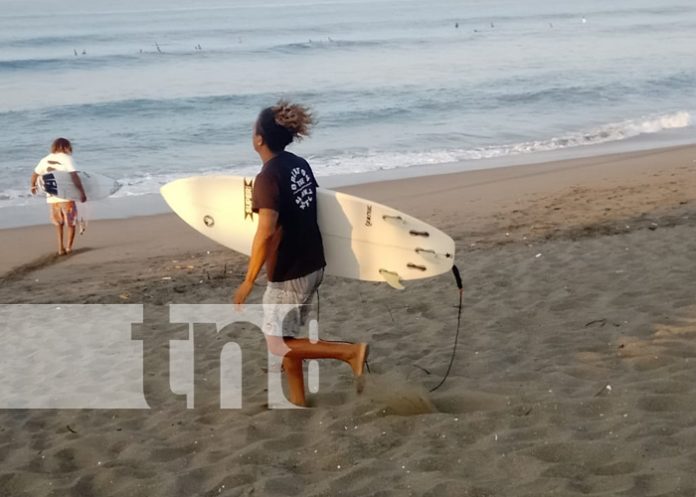 Foto: Realizan Torneo Nacional de Surf en Las Peñitas, León / TN8