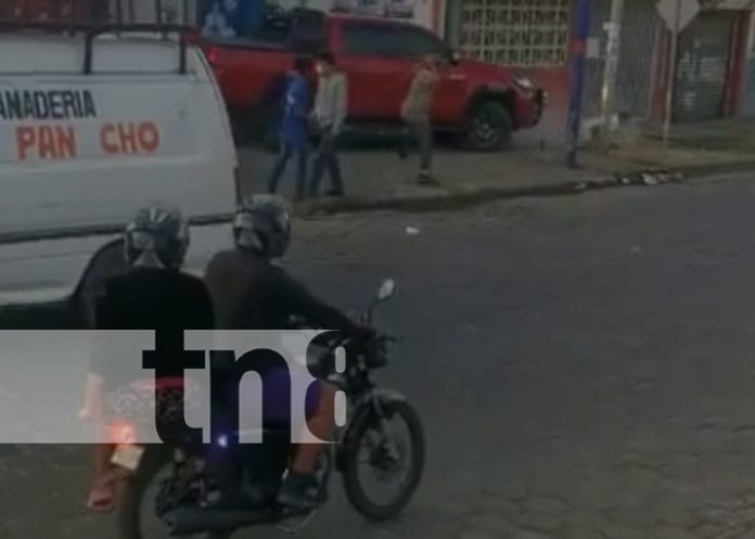 Conductor ebrio casi mata a hombre fuera de un Super Express en Ciudad Sandino
