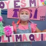 Nena de 8 «vence la leucemia» y sus amigos la reciben con un tierno abrazo Niña de 8 años vence la leucemia