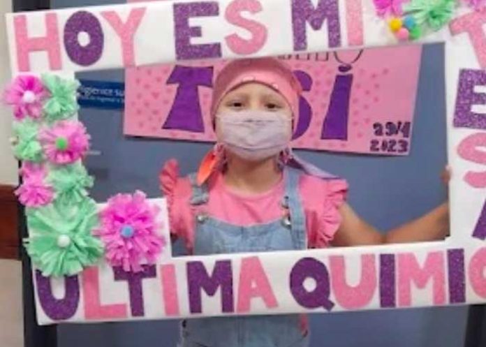 Niña de 8 años vence la leucemia
