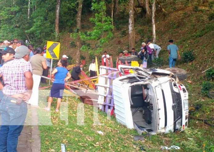 Foto: 2 personas fallecidas y 8 lesionados tras aparatoso accidente en Jinotega / TN8