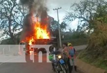Colisión entre camión y moto provoca que se incendien en carretera Matagalpa a Waslala Colisión entre camión y moto provoca que se incendien en carretera Matagalpa a Waslala