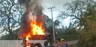 Colisión entre camión y moto provoca que se incendien en carretera Matagalpa a Waslala