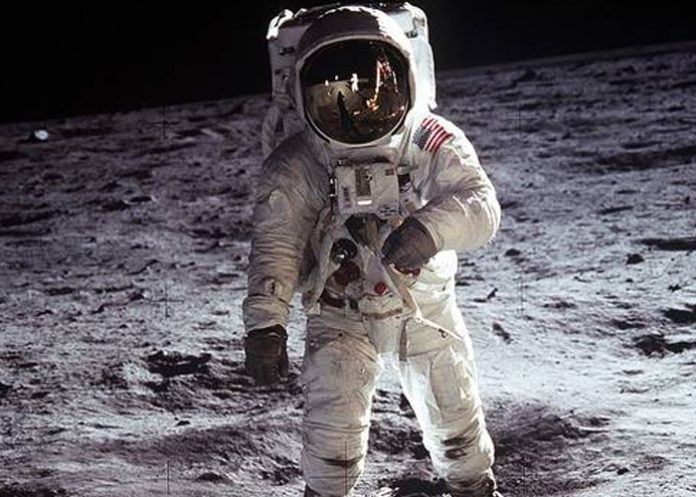 NASA presenta nuevo traje espacial para viajar a la Luna