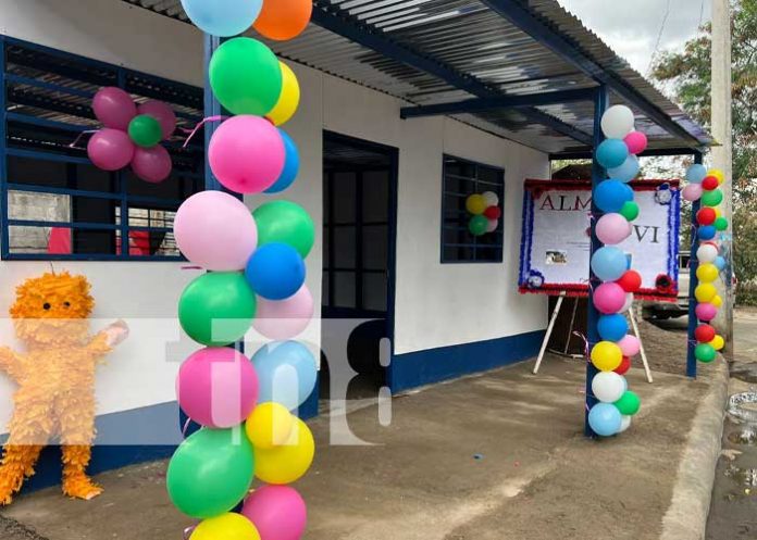 Foto: Familias muy contentas recibieron su vivienda digna en el Distrito Vl de Managua / TN8
