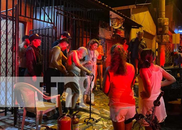 Foto: Incendio de una motocicleta en una vivienda dejó una persona herida en Juigalpa / TN8