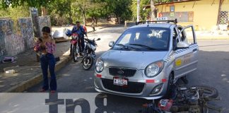 Foto: Mecánico se estrella con su moto al pegársele el acelerador, en la Julio Martínez / TN8