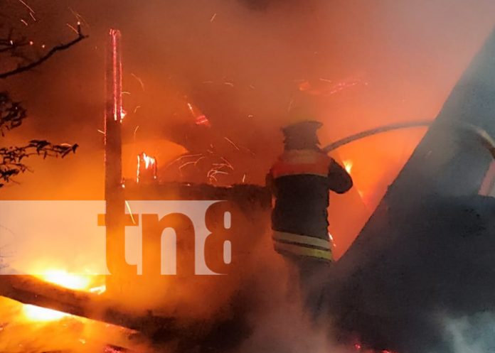 ¡Fatal! Vivienda se incendia en carretera Villa el Carmen