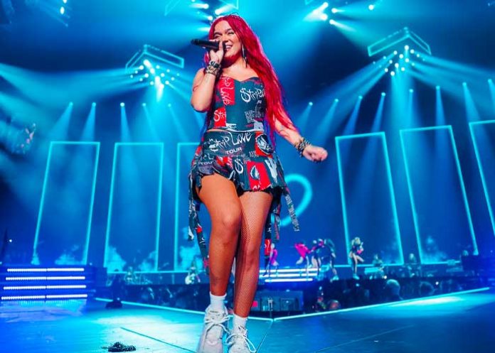 Karol G establece código de vestimenta para sus conciertos