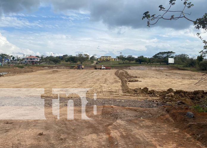 Foto: Alcaldía de La Libertad cumple el sueño a 14 familias con un lote de terreno / TN8