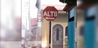 Un cortocircuito de aproximadamente 13 mil volteos, asusto y dejó sin energía eléctrica a 7 barrios de Chinandega.