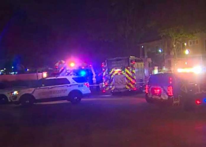 6 Una niña de tres años mata a su hermana en Texas