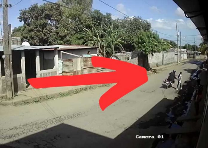 Foto: Acto degenerado de un motorizado en Managua